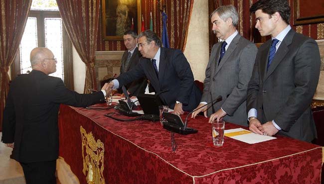 zoido-constitucion-juntas-seguridad-distritos-010312