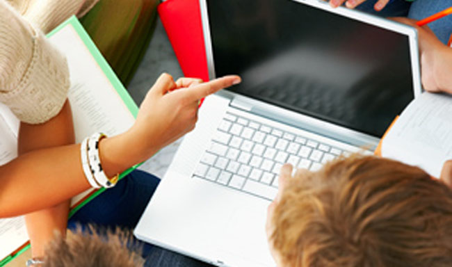 Más de la mitad de los menores se conectan a internet desde casa todos los días/SA