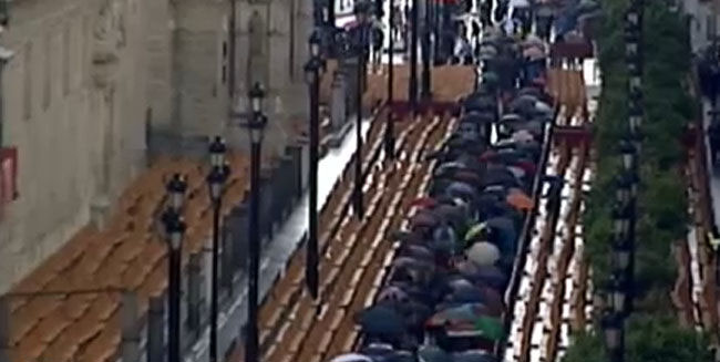 La Avenida de la Constitución a las ocho de la tarde/giraldatv