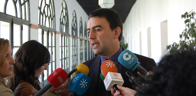 mario-jimenez-parlamento-110412