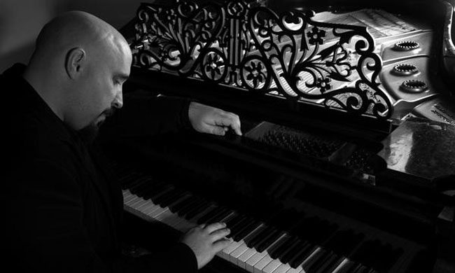 El ursaonés imparte clases en los Talleres Municipales de Osuna/SA