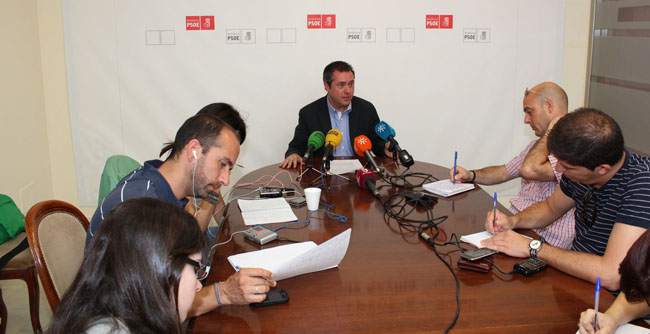 El líder del PSOE ha incidido en la falta de debate con la oposición/SA