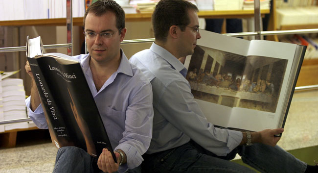 Sierra es uno de los autores más destacados del nuevo panorama literario/Carlos Díaz en www.javiersierra.com