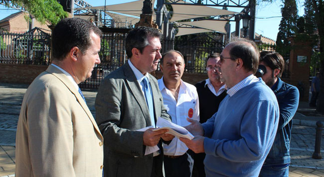 psoe-cementerio-sevilla-210512