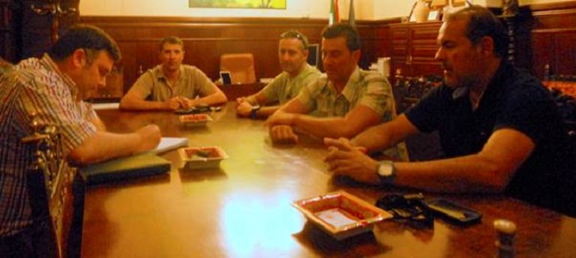 alcalde-trabajadores-base-190612