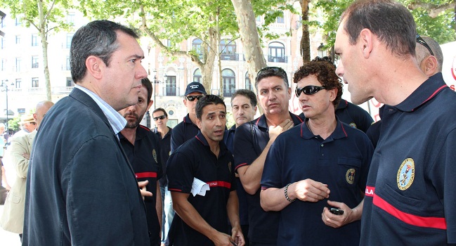 espadas-bomberos-sevilla-040612