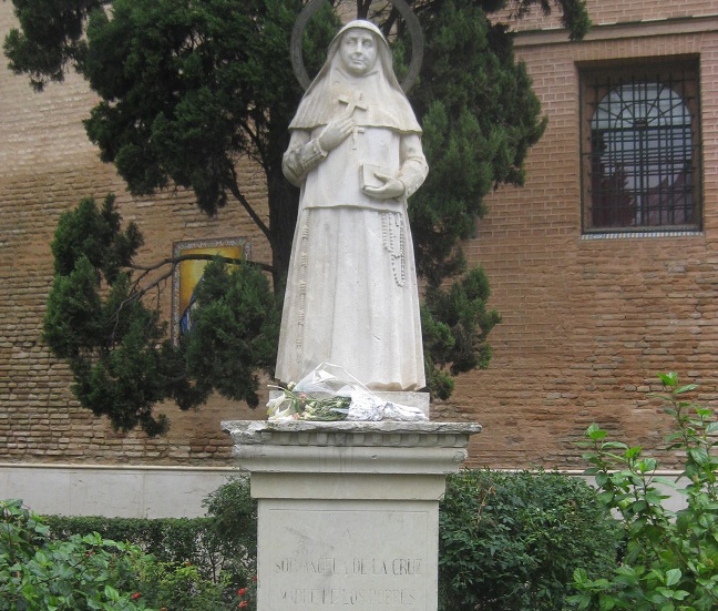monumento-santa-angela-cruz-300612