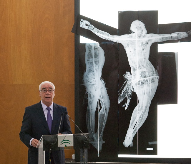 alonso-restauracion-cristo-museo-110712