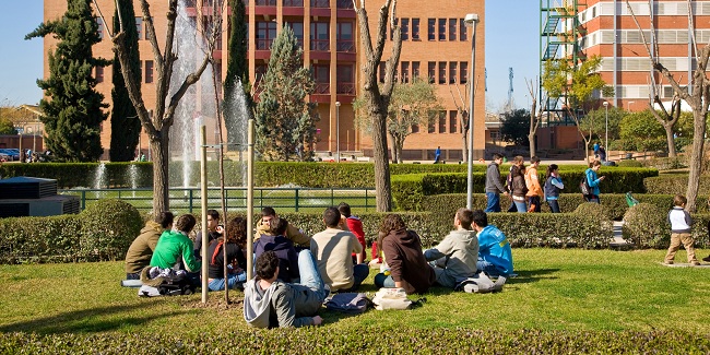 campus-reina-mercedes-us-020712