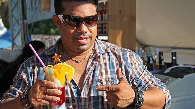 eddy-almonte-showtender-barman-festival-naciones-011012