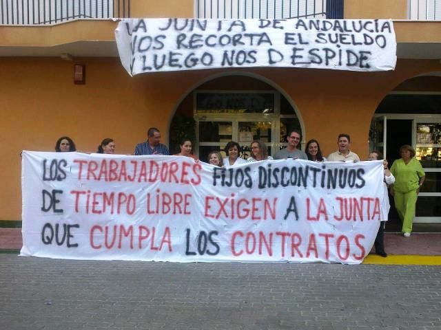 Protestas de los trabajadores de la RTL de Punta Umbría/Facebook 'Reubicados Encerrados RTL Punta Umbría'