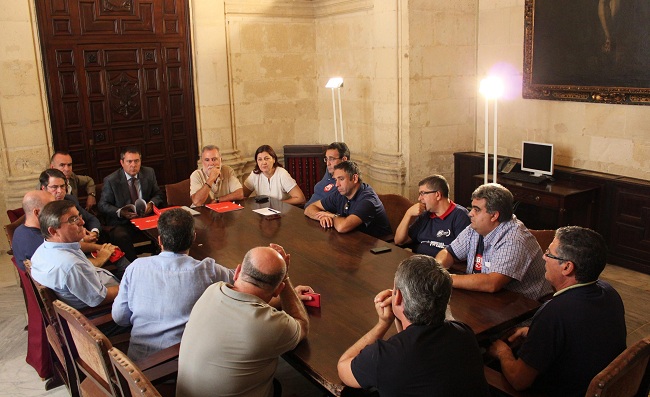 espadas-grupos-politicos-construccion-081012