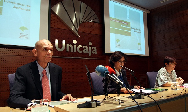 informe-previsiones-economicas-andalucia-151012