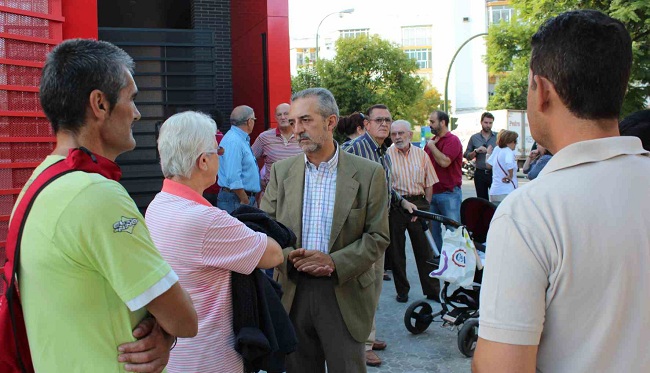 juan-manuel-flores-comisaria-rochelambert-111012