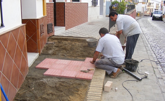 obras-accesibilidad-calle-cabrera-gines-101012