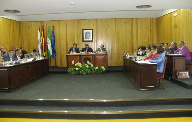 pleno-municipal-extraordinario-251012