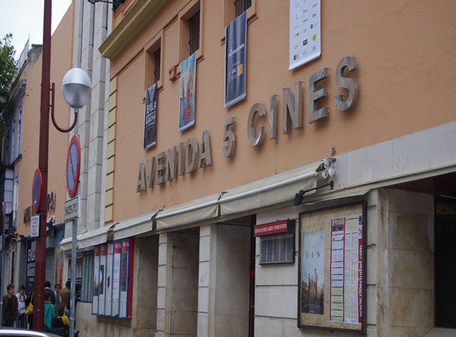 El Cine Avenida acogió la primera proyección del festival: el pase de prensa de 'Fin'/Angel Espínola