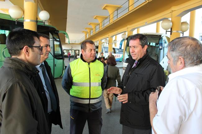 espadas-trabajadores-estacion-prado