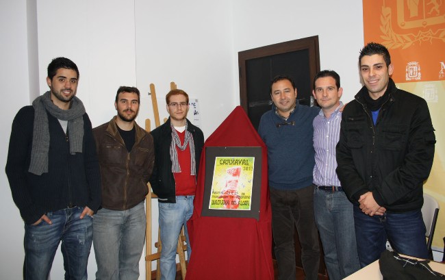 El estudiante local Carlos García es el autor de la obra que anunciará la fiesta. / Prensa Mairena del Alcor