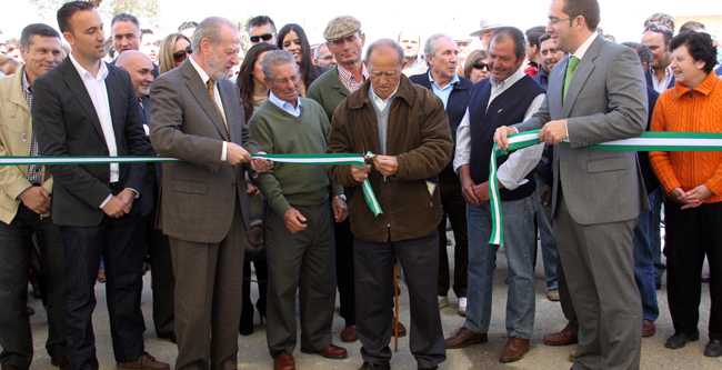 Anteayer el Ayuntamiento denunció el embargo de las subvenciones a la Feria Agro ganadera 2012, a la Marcha en Bici del Día de Andalucía y a diversos programas de juventud. / Sevilla Actualidad