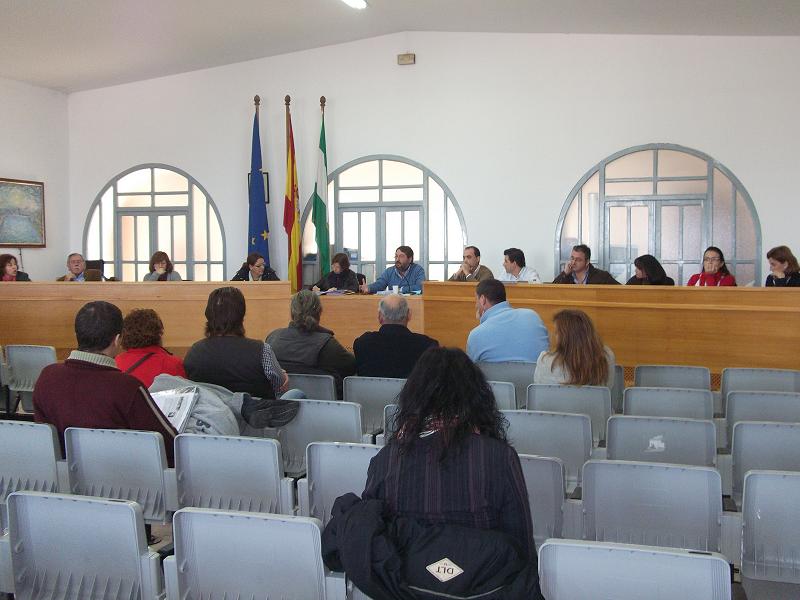 El Pleno se celebrará a puerta cerrada en caso de interrupciones de la oposición / SA