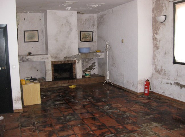 villa-turistica-cazalla-abandono