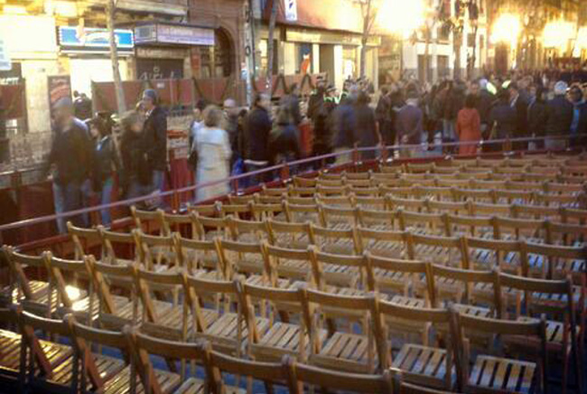 La sillas de la Campana, vacías durante el Viernes Santo/Sevilla Actualidad