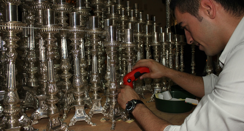 Sevilla Actualidad relata 'paso a paso' la labor de las hermandades para la puesta a punto de sus pasos ante las procesiones de la Semana Santa / Mercedes Romero