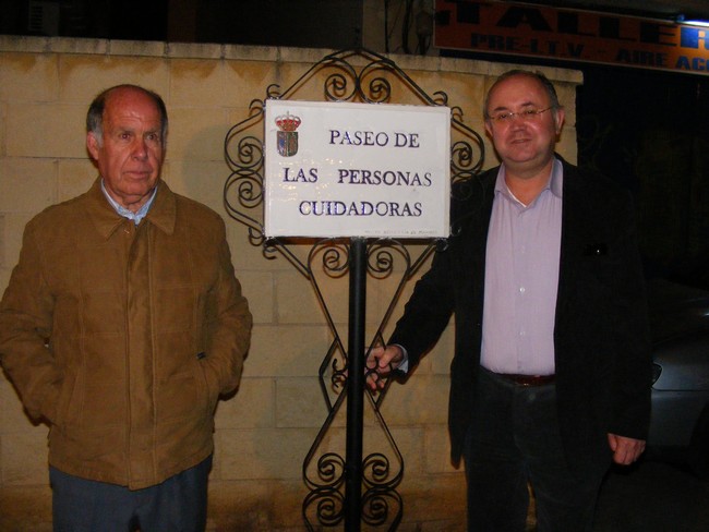 Gines ha inaugurado el Paseo de las Personas Cuidadoras en honor a dicho colectivo./ Prensa Ayuntamiento de Gines