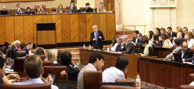 Los ayuntamientos darán a conocer sus deudas con la Junta y viceversa./Sevilla Actualidad