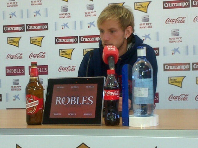 rakitic-rueda-prensa-sevilla