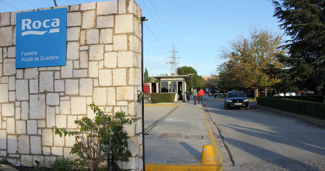 El alcalde de Alcalá de Guadaíra, Antonio Gutiérrez Limones arropó a los trabajadores en una rueda de prensa del Comité de Empresa donde se anunciaron la continuidad de las movilizaciones