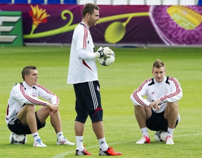 Andersen, en un entrenamiento con Dinamarca durante la pasada Eurocopa / UEFA