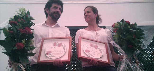 Alberto Rodríguez y Marina Alabau con sus distinciones./Christopher Rivas