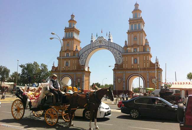 Siete productoras internacionales grabarán para televisiones de Europa, Asia y América, en la Feria de Abril/ @leveninsevilla