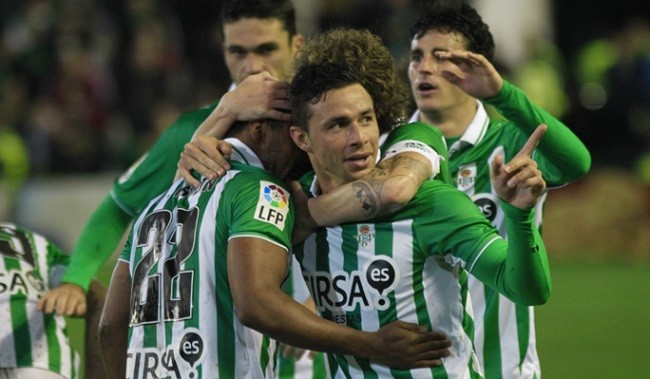 El Betis debe volver a la victoria como visitante si quiere aspirar a más en este final / REAL BETIS