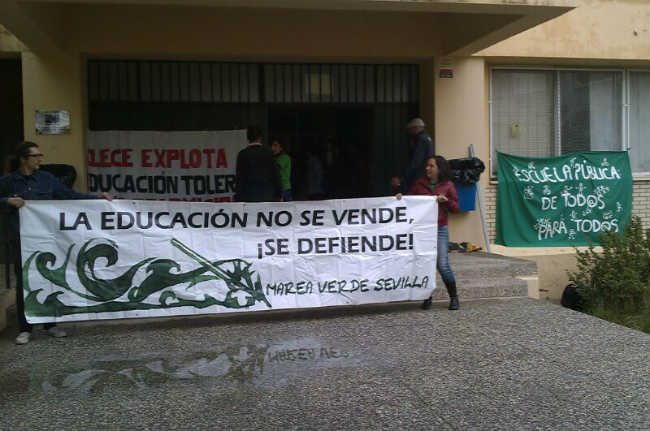 La Plataforma de Docentes Interinos Andaluces ocuparon el centro el pasado 17 de mayo./Sevilla Actualidad