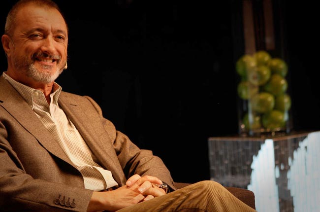 arturo-perez-reverte-oscar-espiritusanto-flickr