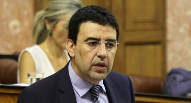 El portavoz del PSOE de Andalucía durante su intervención en el debate sobre el estado de la comunidad autónoma este jueves / Sevilla Actualidad