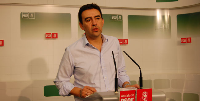El portavoz socialista, Mario Jiménez, considera que se confunden "estrategias políticas" con un proceso judicial en el caso de los ERE fraudulentos de la Junta / Sevilla Actualidad