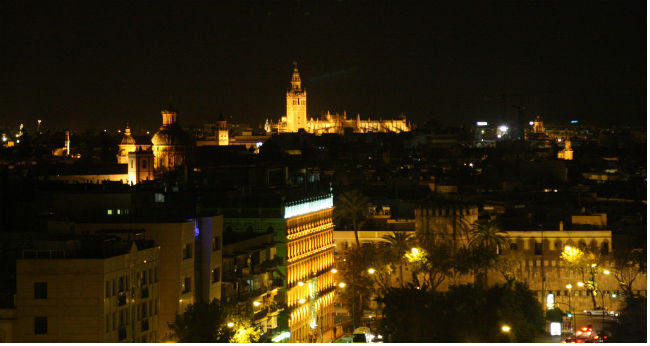 sevilla-nocturna-paco-abato-flickr