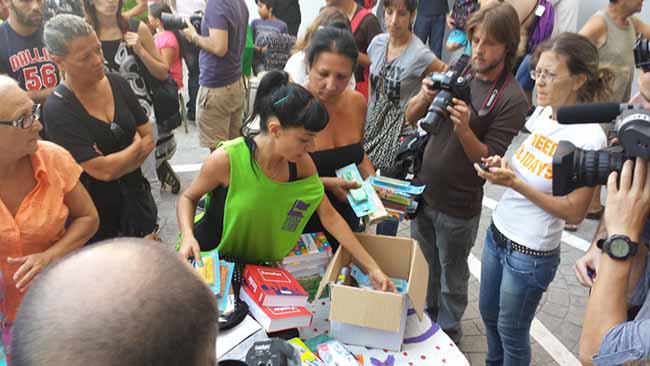 sat-entrega-material-escolar-corrala-utopia