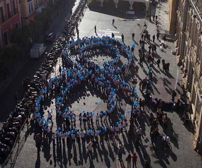 El acto simbólico se ha realizado esta mañana en la Plaza de San Francisco/Pepo Herrera