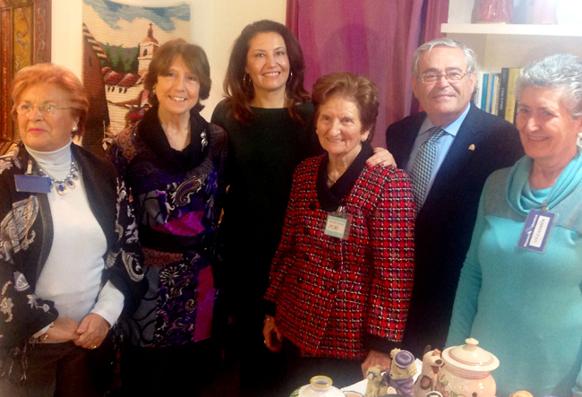 foto visita manos unidas