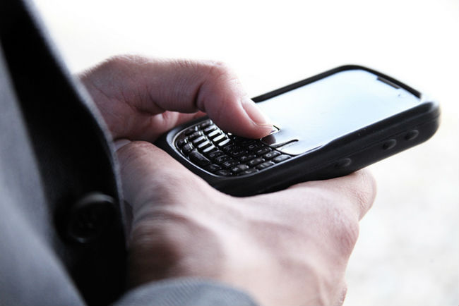 hombre-movil-ministerio-tic-colombia-flickr