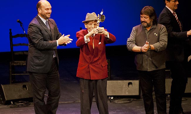 perlo-triana-homenaje-foto-juanma-rodriguez