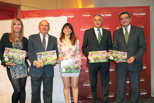 Foto presentacion calendario AAEE