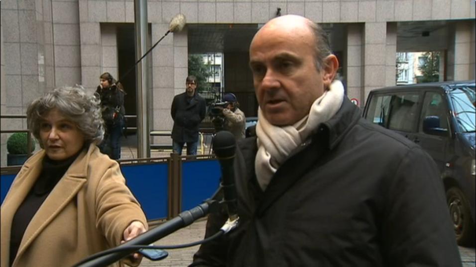 El ministro de Economía, Luis De Guindos, se molestó ante una pregunta de la corresponsal de Canal Sur en Bruselas / Sevilla Actualidad