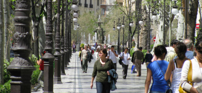 gente-caminando-calles-reven flickr