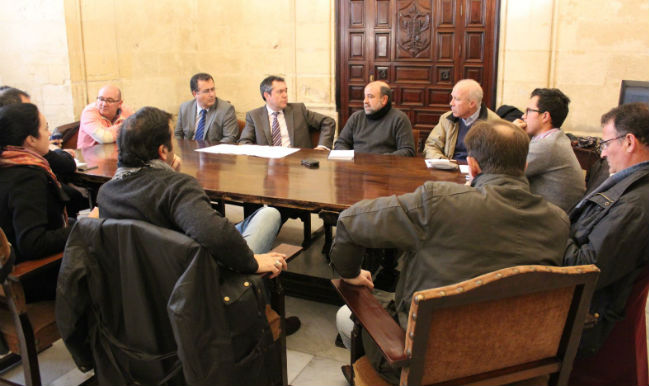 espadas-sindicatos-reforma-local